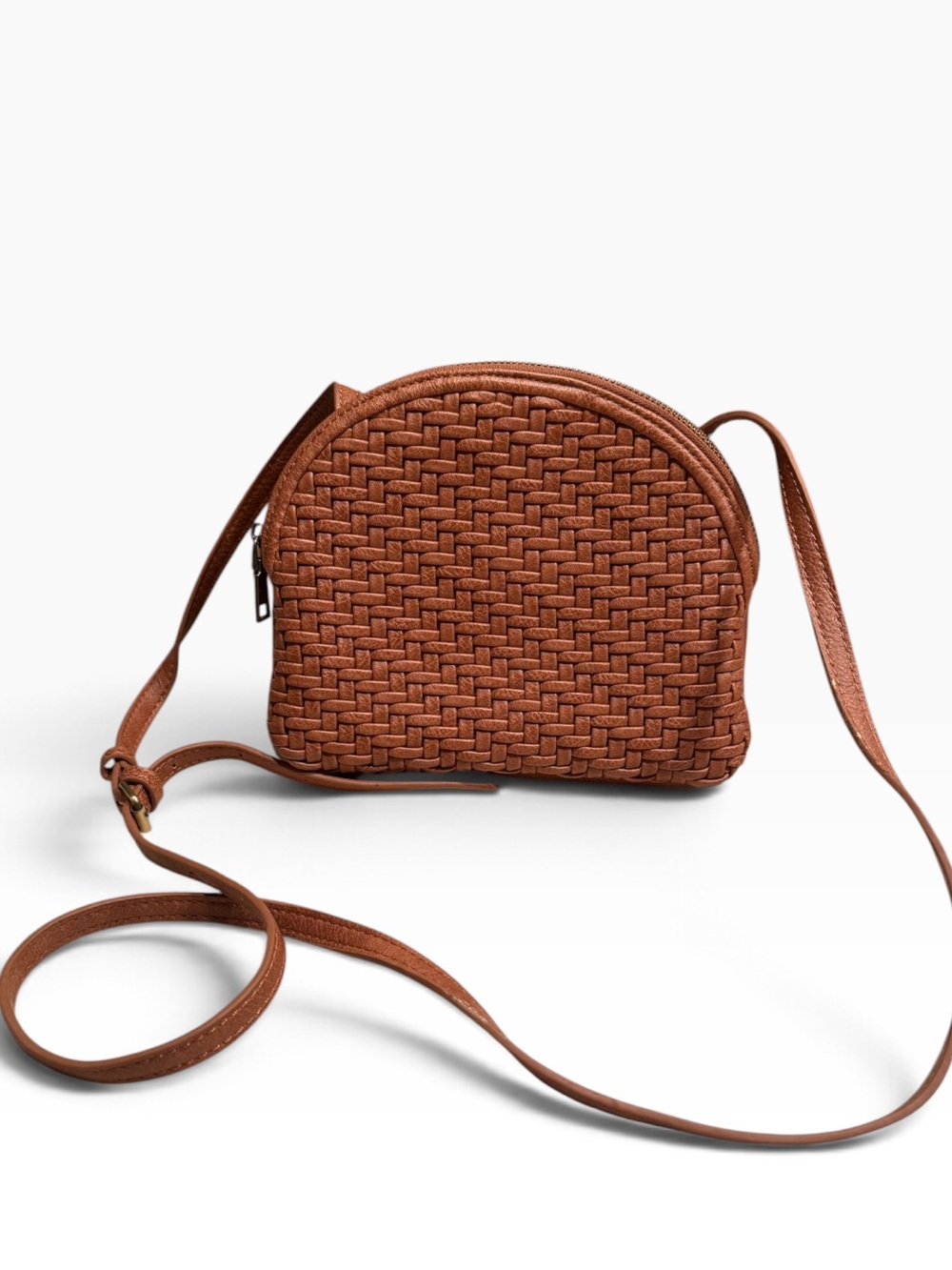 Antik Kraft Woven Crossbody Bag in Cognac